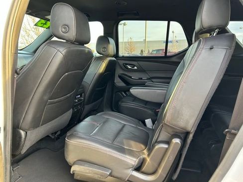Used 2023 Chevrolet Traverse RS image 40