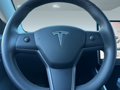 Used 2020 Tesla Model 3 Standard Range image 17