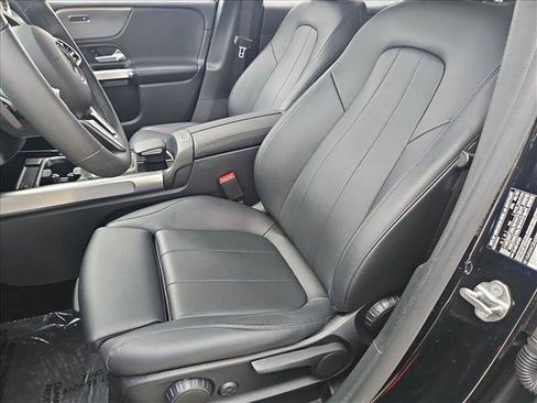 Used 2022 Mercedes-Benz GLB 250 image 15