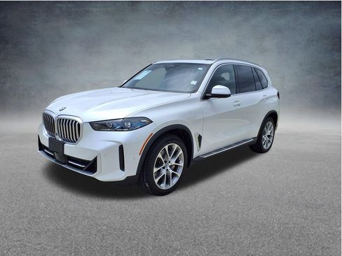 Used 2024 BMW X5 xDrive40i AWD/4WD image 3