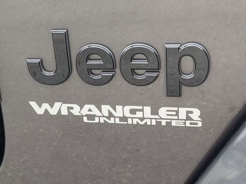Used 2021 Jeep Wrangler Unlimited Sahara image 39