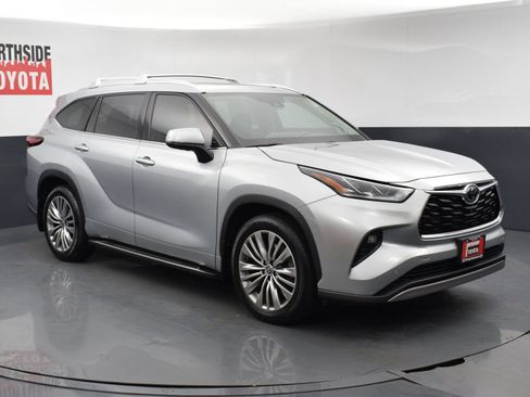 Used 2022 Toyota Highlander Platinum AWD/4WD image 7