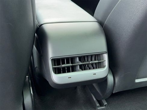 Used 2023 Tesla Model 3 Standard Range image 43