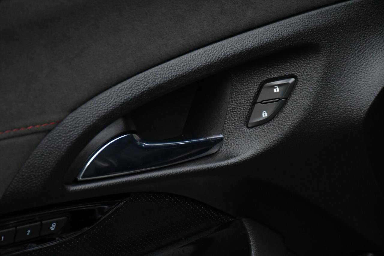 Used 2016 Chevrolet SS RWD image 18