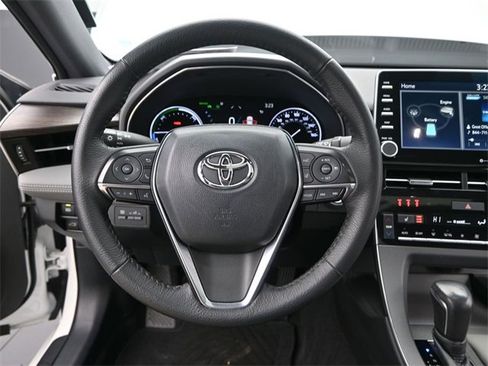 Used 2021 Toyota Avalon XLE image 9