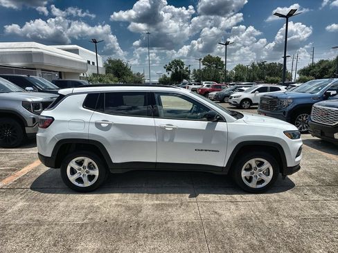 Used 2023 Jeep Compass Latitude w/ Convenience Group AWD/4WD image 10