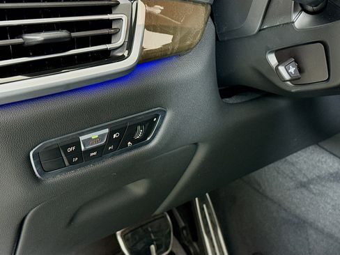 Used 2022 BMW X5 xDrive40i w/ M Sport Package image 10