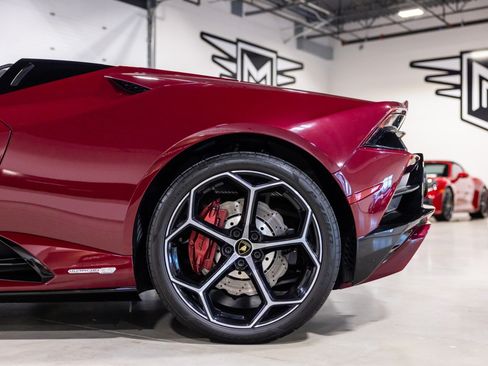 Used 2022 Lamborghini Huracan EVO RWD image 17