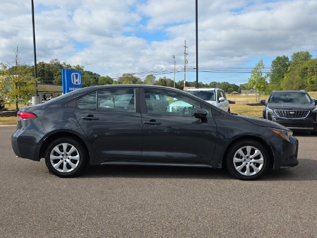 Used 2024 Toyota Corolla LE FWD image 2