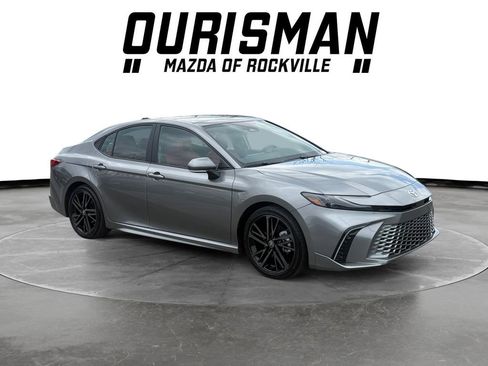 Used 2025 Toyota Camry XSE image 1