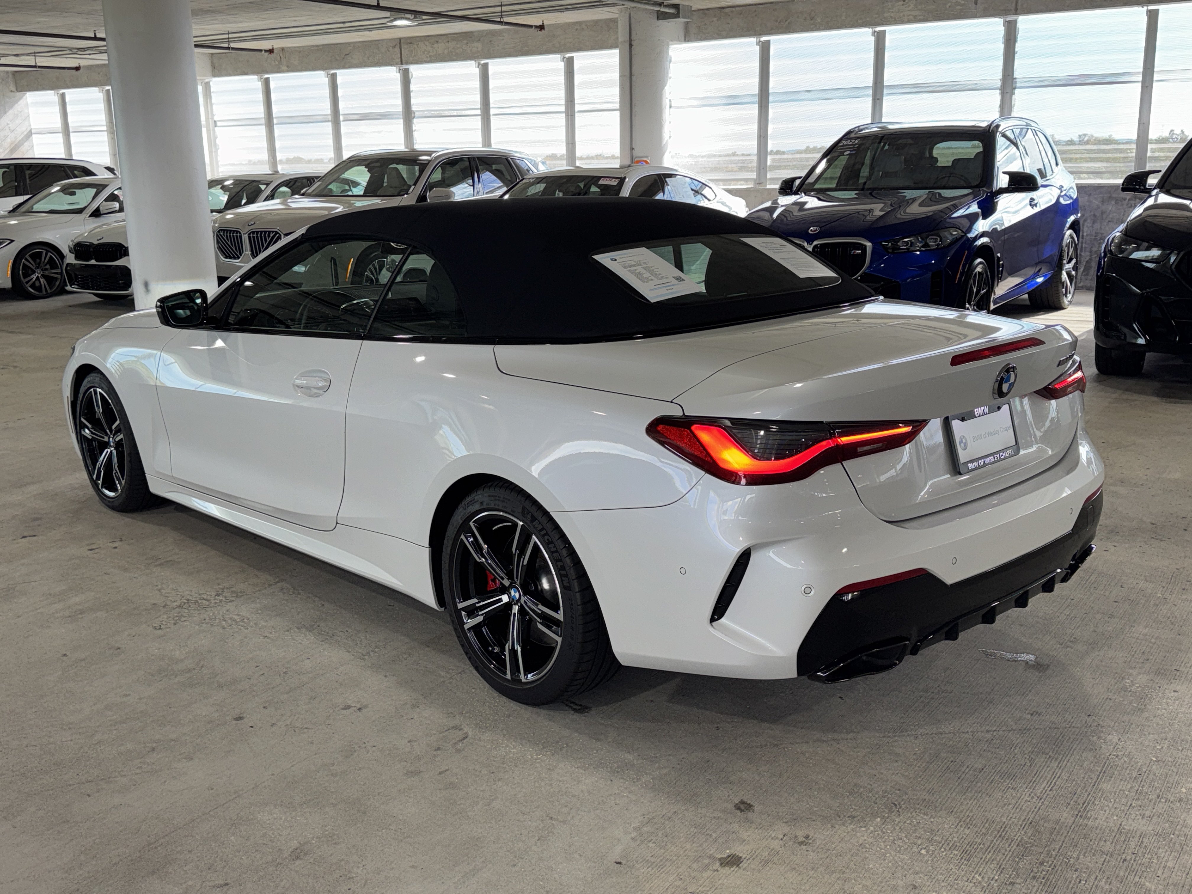 Used 2023 BMW M440i Convertible w/ Premium Package RWD image 9