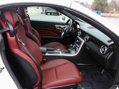 Used 2012 Mercedes-Benz SLK 350 image 26