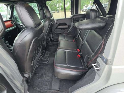 Used 2019 Jeep Wrangler Unlimited Rubicon w/ Dual Top Group AWD/4WD image 8