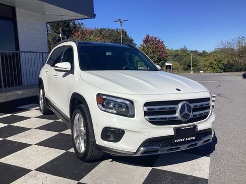 Used 2021 Mercedes-Benz GLB 250 4MATIC w/ Premium Package image 5