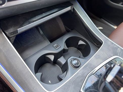 Used 2022 BMW X5 sDrive40i w/ M Sport Package image 16