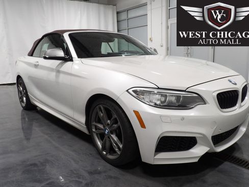 Used 2016 BMW M235i xDrive Convertible image 2