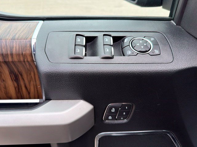 Used 2018 Ford F150 Lariat w/ Equipment Group 502A Luxury AWD/4WD image 12