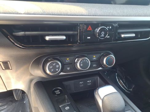 Certified 2025 Nissan Kicks SV FWD image 23