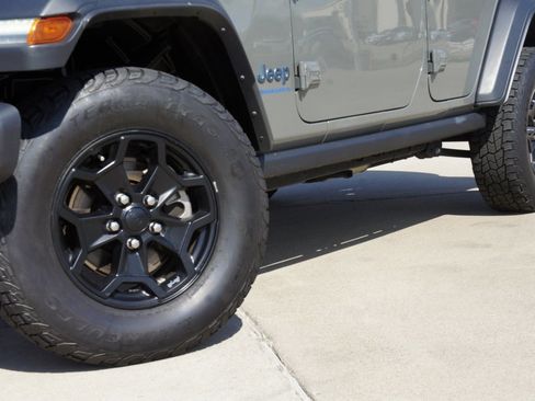 Used 2023 Jeep Wrangler Unlimited image 12