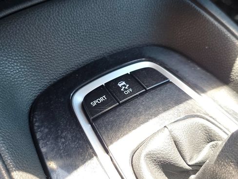 Used 2021 Toyota Corolla SE w/ Carpet Mat Package (TMS) FWD image 38