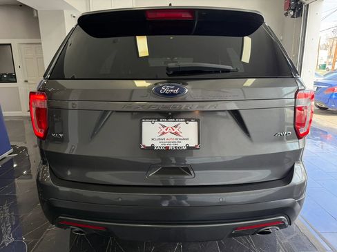 Used 2017 Ford Explorer XLT w/ Equipment Group 202A image 5