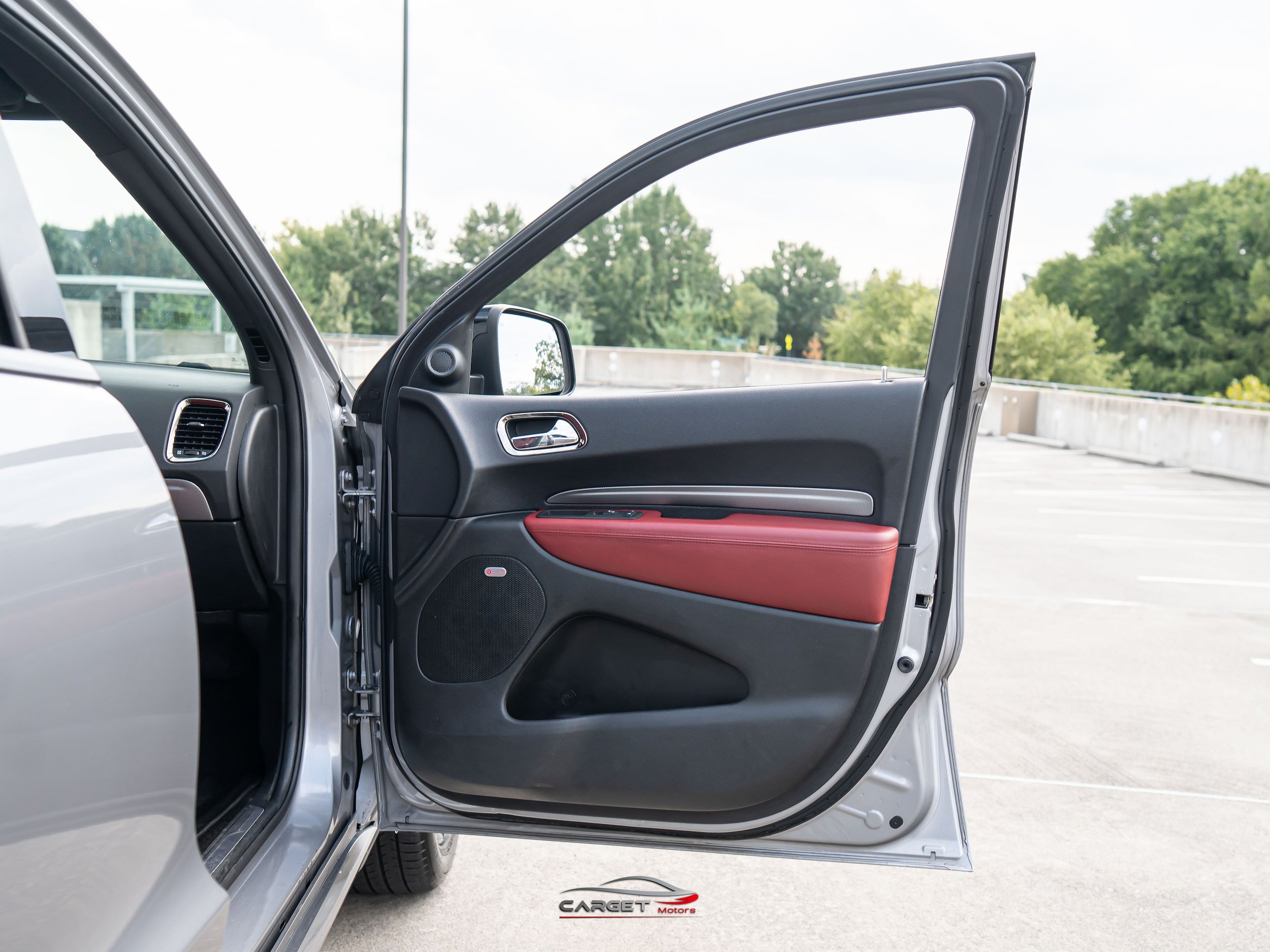 Used 2018 Dodge Durango R/T w/ Technology Group AWD/4WD image 42