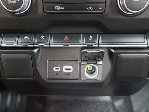 Used 2026 Chevrolet Silverado 1500 W/T w/ WT Convenience Package AWD/4WD image 9