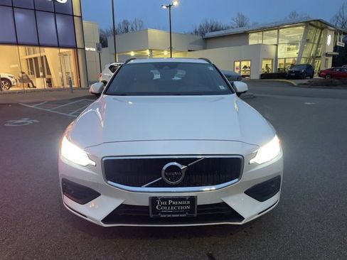 Used 2020 Volvo V60 T5 Momentum w/ Momentum Advanced Package image 6