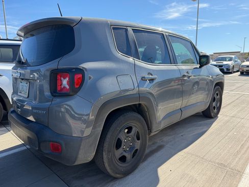 Used 2019 Jeep Renegade Sport image 4