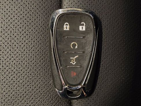 Used 2021 Chevrolet Equinox LT image 32