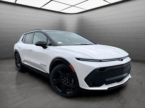 New 2025 Chevrolet Equinox EV RS FWD image 8