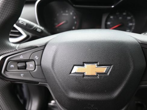 Used 2021 Chevrolet TrailBlazer LT w/ Convenience Package FWD image 16