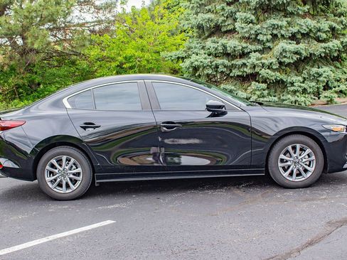 Used 2021 MAZDA MAZDA3 s FWD image 10
