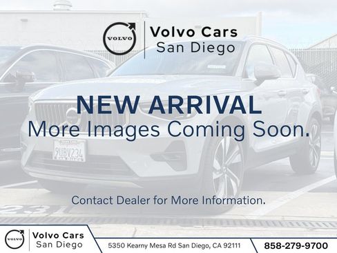 Used 2025 Volvo XC40 B5 Ultra AWD/4WD image 1