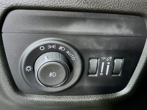 Used 2021 Jeep Grand Cherokee L Limited image 13