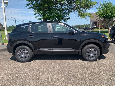 New 2026 Nissan Kicks S FWD image 2