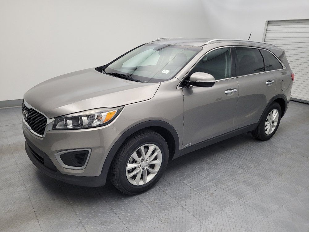 Used 2017 Kia Sorento AWD image 2