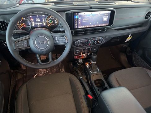 Used 2025 Jeep Gladiator Rubicon w/ Convenience Group image 21