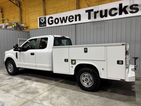 Used 2017 Ford F250 XL w/ Power Equipment Group RWD image 5