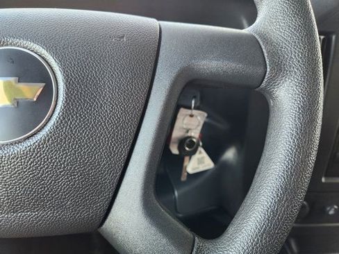 Used 2025 Chevrolet Express 3500 LS image 31