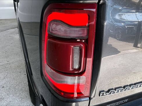 Used 2022 RAM 1500 Laramie AWD/4WD image 30