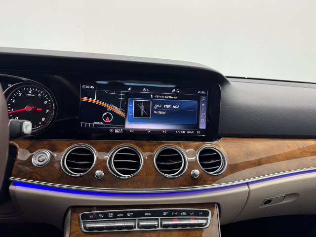 Used 2019 Mercedes-Benz E 300 4MATIC image 3