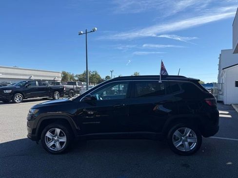 Certified 2022 Jeep Compass Latitude image 31