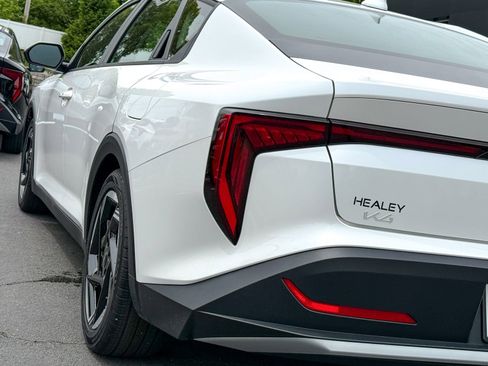 Certified 2025 Kia K4 EX FWD image 9