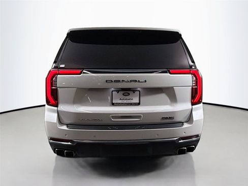 Used 2025 GMC Yukon XL Denali Ultimate AWD/4WD image 6