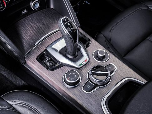 Used 2022 Alfa Romeo Stelvio Ti image 25