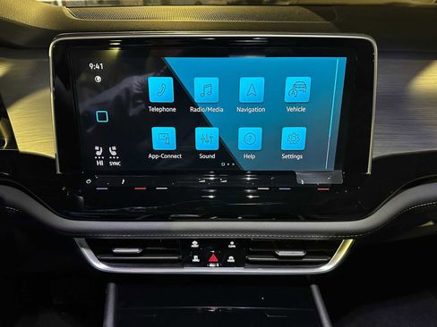 New 2026 Volkswagen Atlas Cross Sport SE image 25