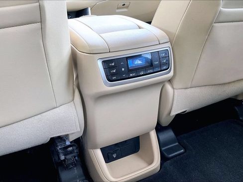 Used 2015 Toyota Highlander Limited Platinum AWD/4WD image 11