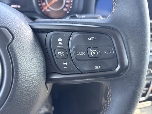 Used 2024 Jeep Wrangler Sport S image 20