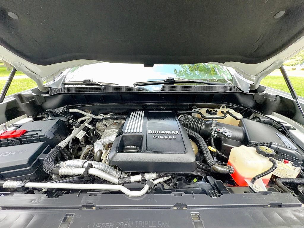Used 2020 Chevrolet Silverado 1500 RST AWD/4WD image 11